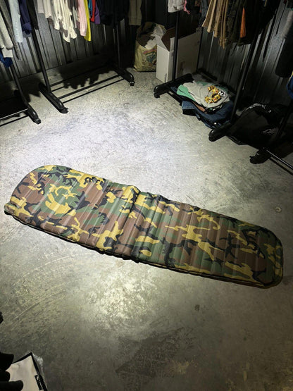 [RARE] Supreme Camo Sleeping Mat