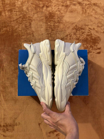 Adidas “Ozweego”