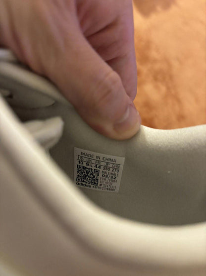 Adidas “Ozweego”